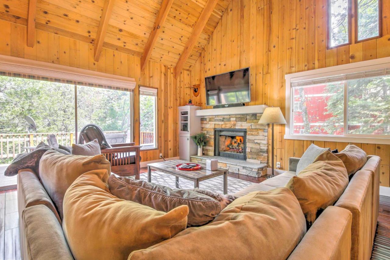 Gorgeous Lake Arrowhead Retreat Game Room And Deck Екстериор снимка