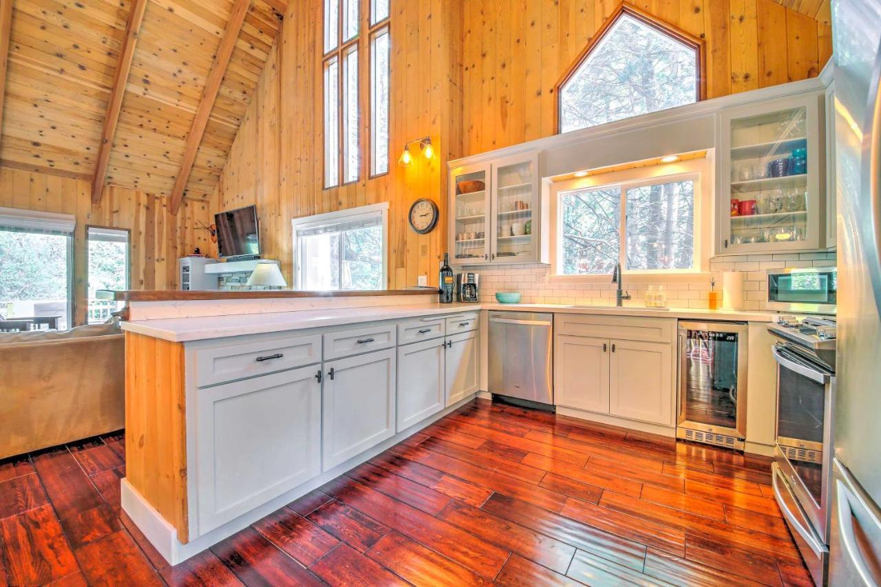 Gorgeous Lake Arrowhead Retreat Game Room And Deck Екстериор снимка