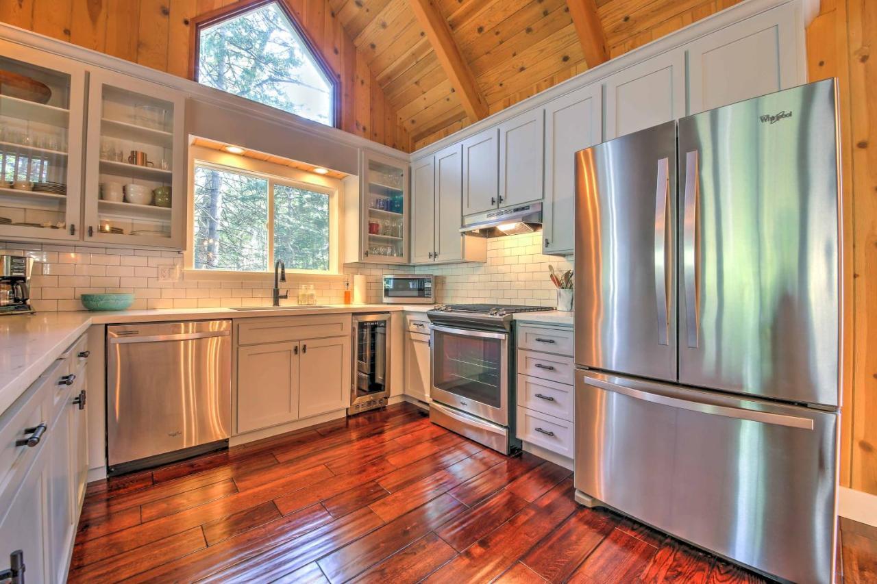 Gorgeous Lake Arrowhead Retreat Game Room And Deck Екстериор снимка
